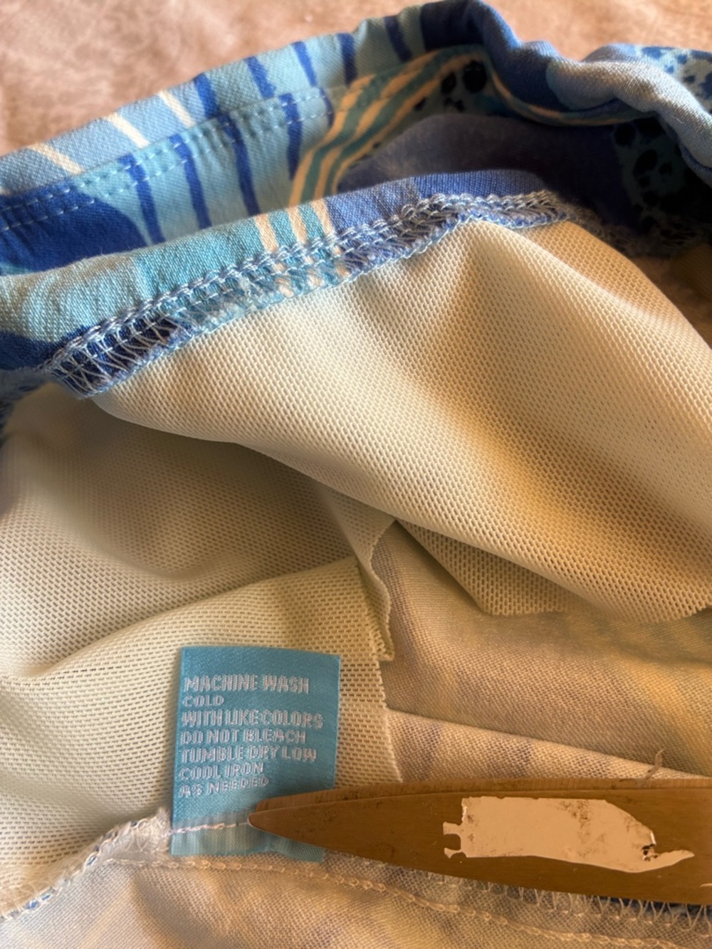 J. McLaughlin Swirl Crop Blue Pants 
Size 10 - Picture 7 of 7